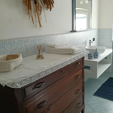 Casa Arcobaleno Apartments-room Feriegård Diano dʼAlba